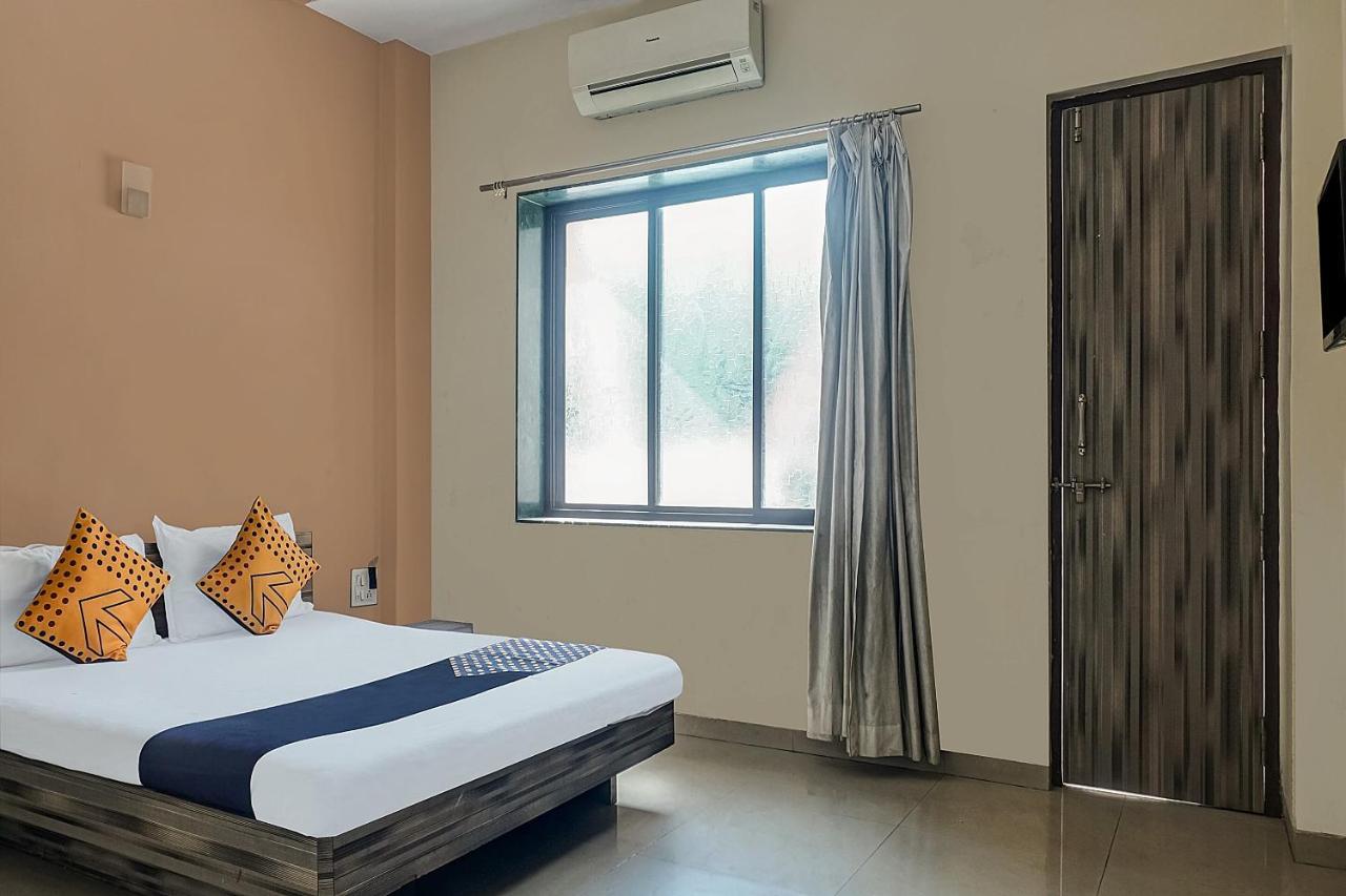 Oyo Flagship 75444 Hotel Kinara Lodging & Boarding Mangvadi 외부 사진