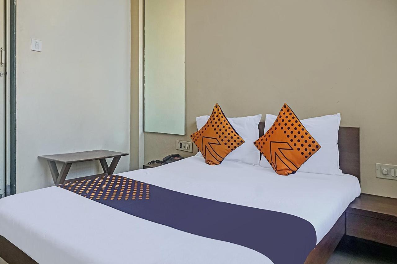 Oyo Flagship 75444 Hotel Kinara Lodging & Boarding Mangvadi 외부 사진