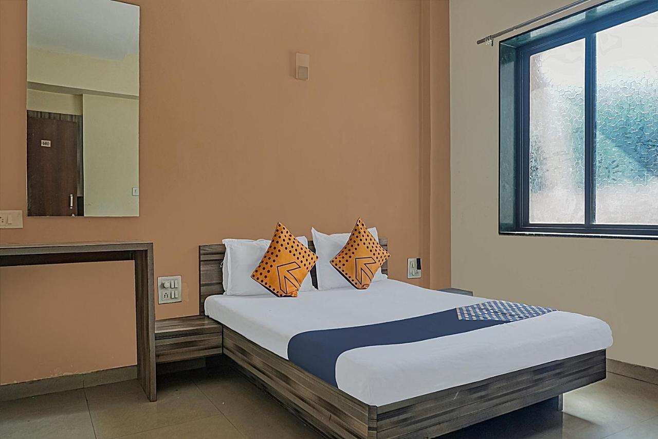 Oyo Flagship 75444 Hotel Kinara Lodging & Boarding Mangvadi 외부 사진