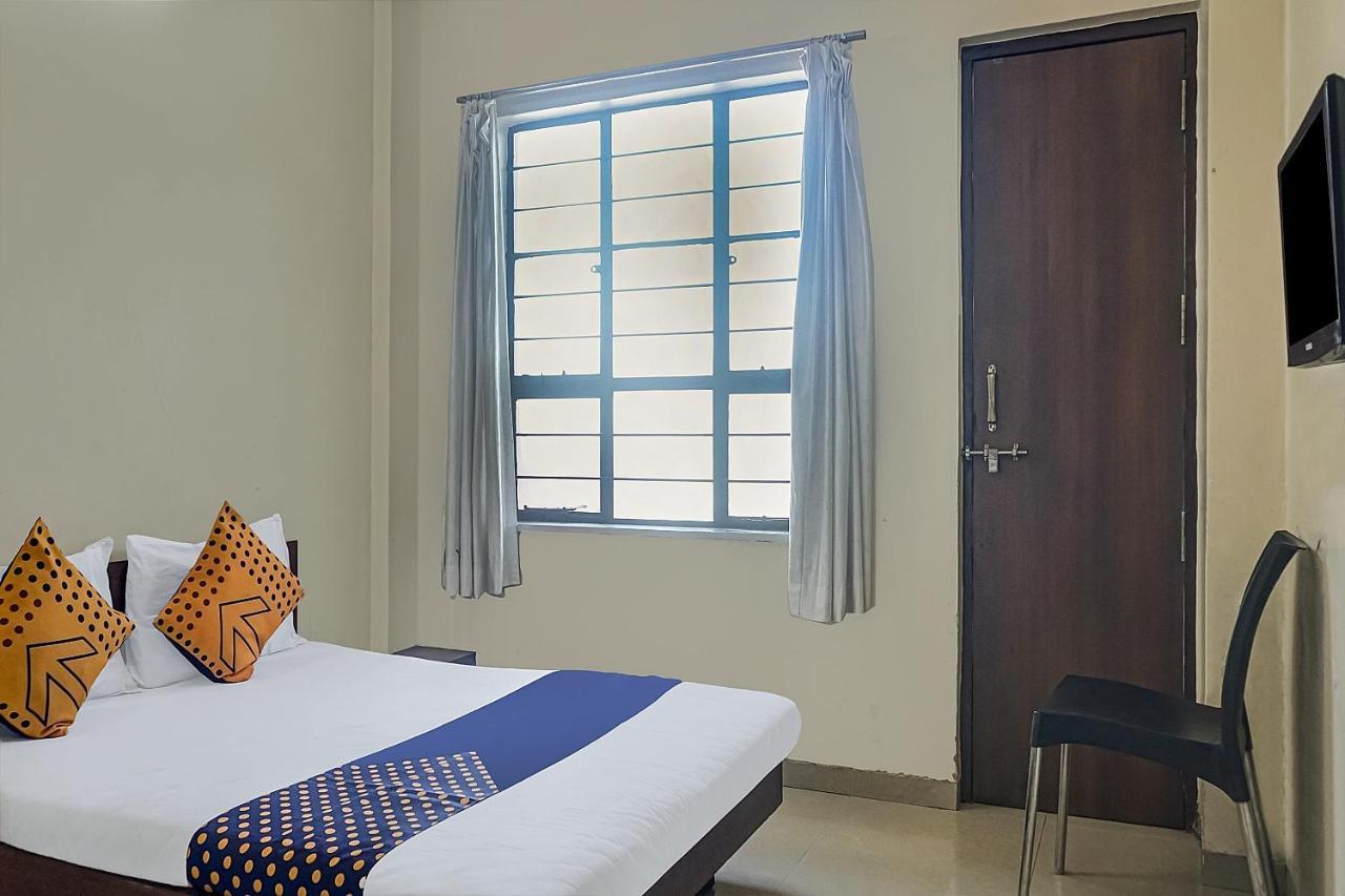 Oyo Flagship 75444 Hotel Kinara Lodging & Boarding Mangvadi 외부 사진