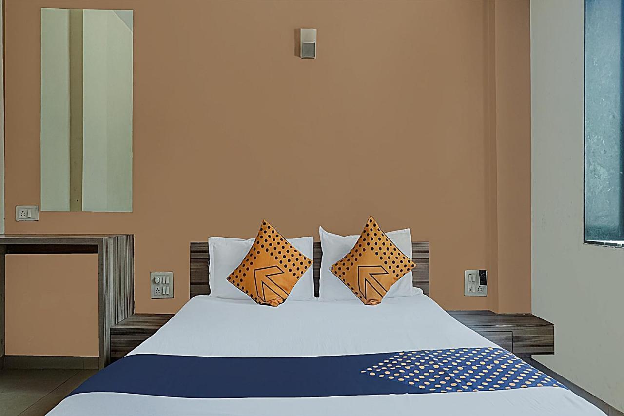 Oyo Flagship 75444 Hotel Kinara Lodging & Boarding Mangvadi 외부 사진