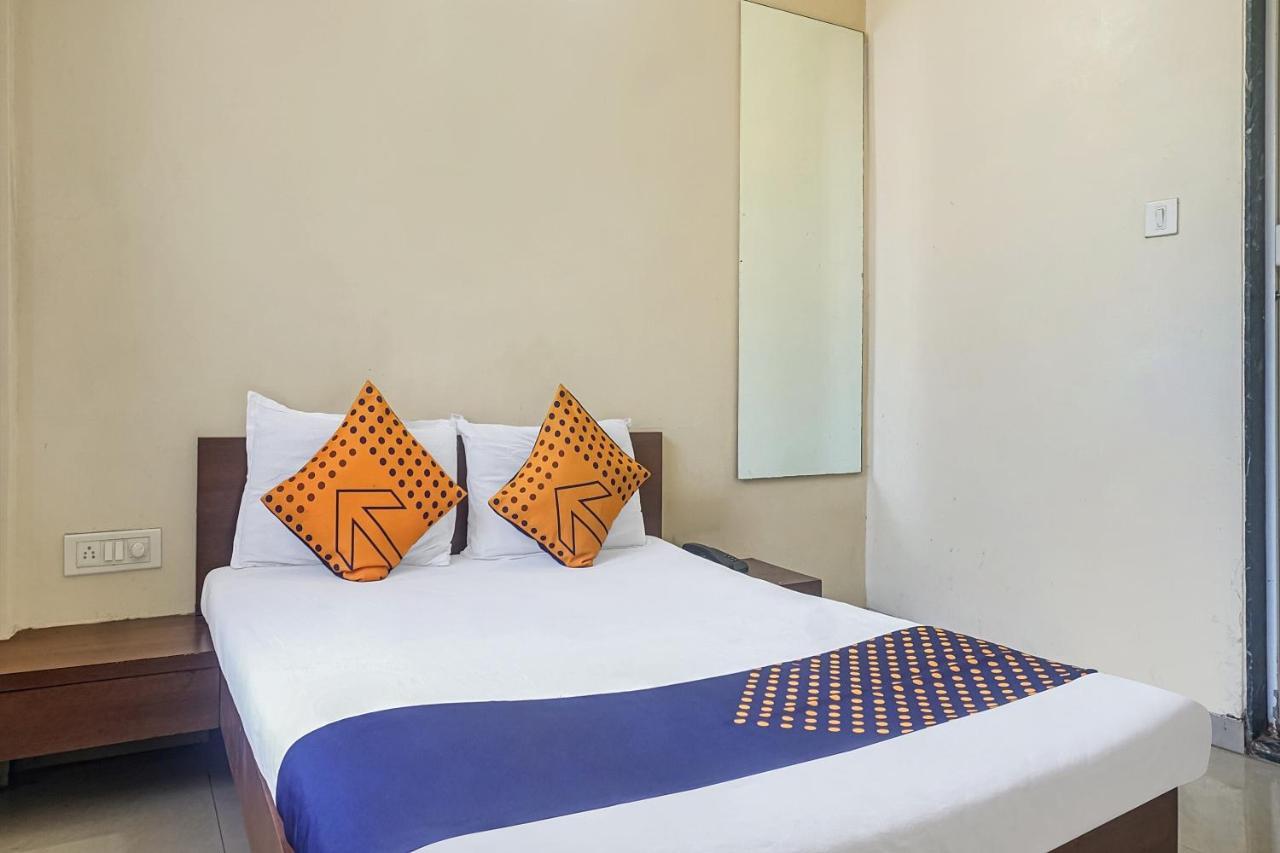 Oyo Flagship 75444 Hotel Kinara Lodging & Boarding Mangvadi 외부 사진