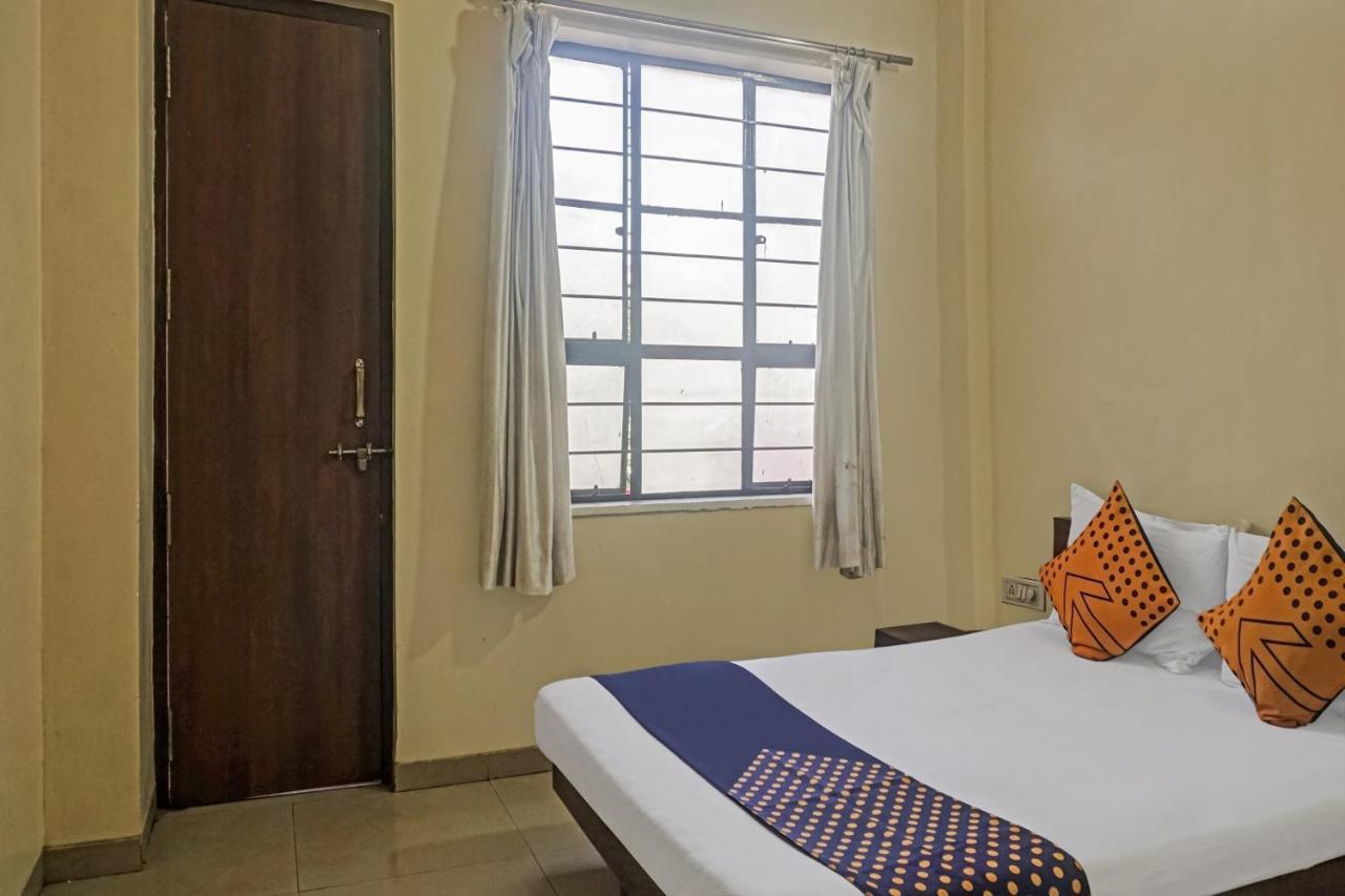 Oyo Flagship 75444 Hotel Kinara Lodging & Boarding Mangvadi 외부 사진