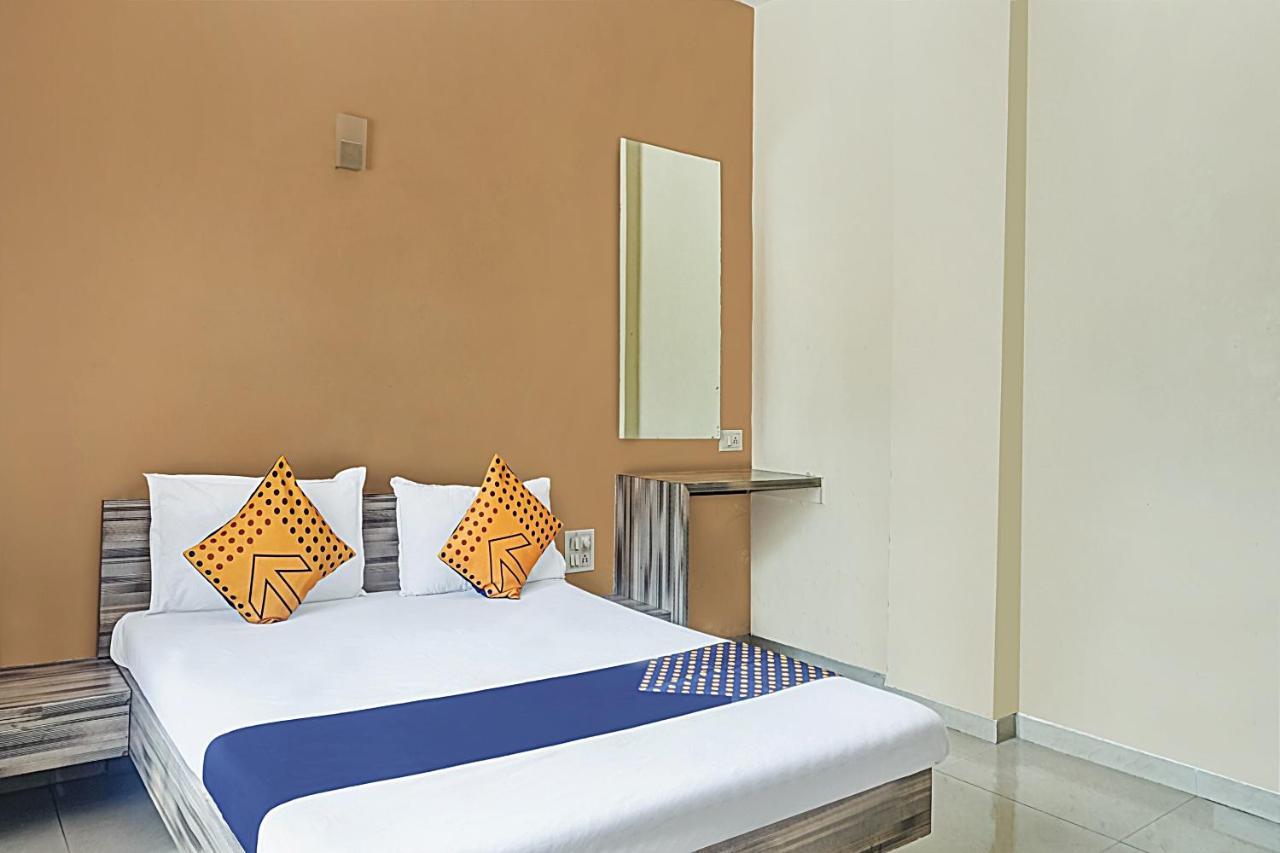 Oyo Flagship 75444 Hotel Kinara Lodging & Boarding Mangvadi 외부 사진