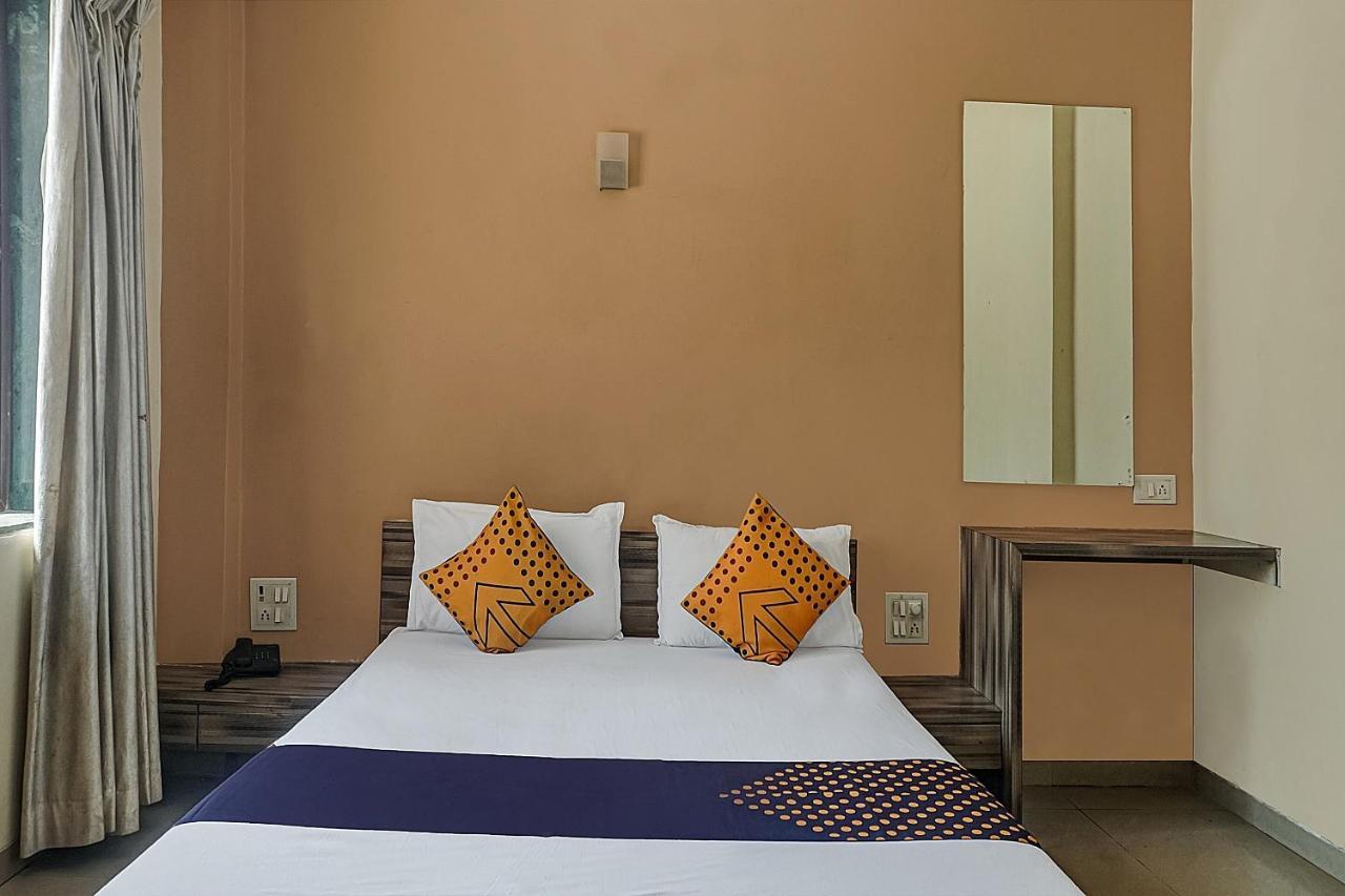 Oyo Flagship 75444 Hotel Kinara Lodging & Boarding Mangvadi 외부 사진